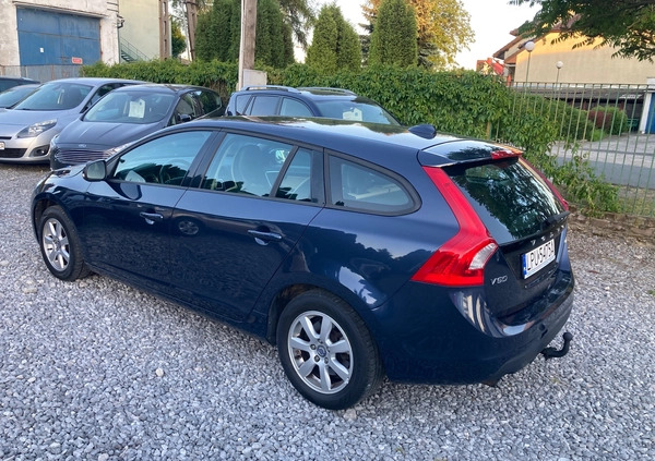 Volvo V60 cena 26900 przebieg: 250000, rok produkcji 2011 z Puławy małe 67